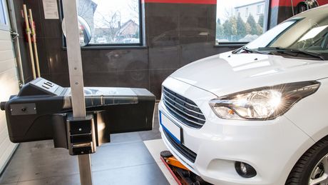 Auto in der Werkstatt